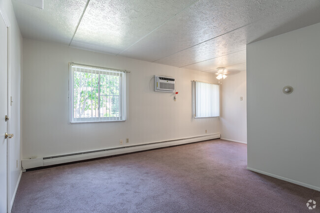 1BD 1BA 550 sq. ft. - Oakwood Park Apartments