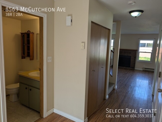 Photo du bâtiment - 8563 McCutcheon Ave