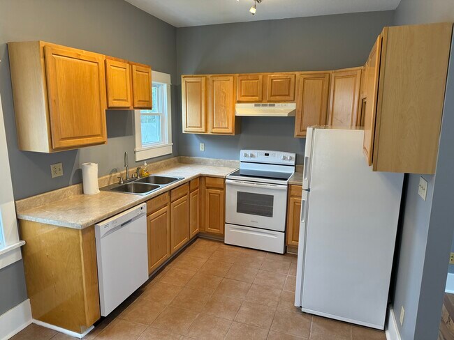 Building Photo - 924 N 9th St