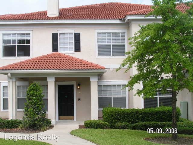 Foto principal - 822 Arbor Lakes Cir