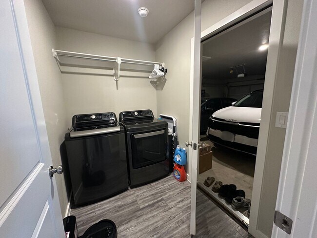 Foto del edificio - 3/2 located in Upland Crossing, Available December!