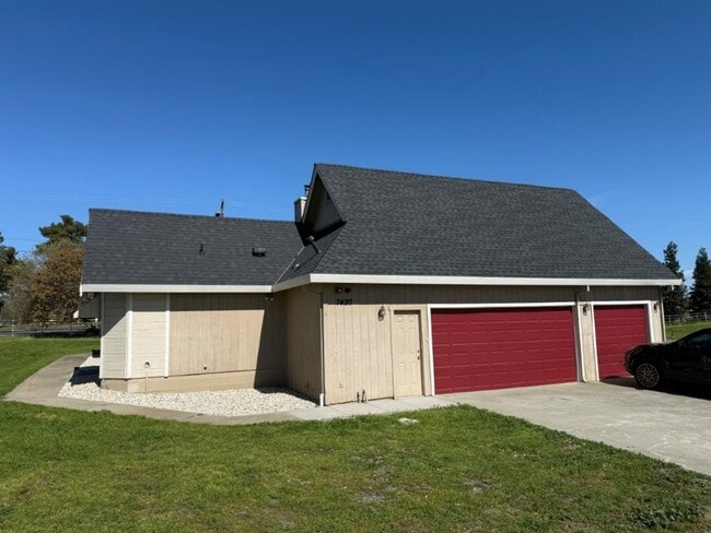 Building Photo - Unique 2 Bedroom Country Property Vacaville *Star Rentals