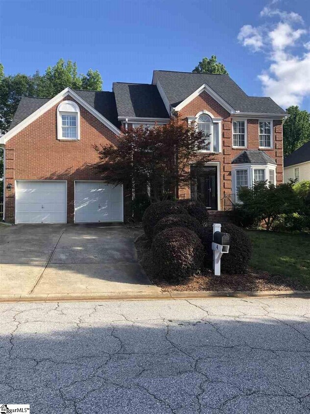 Primary Photo - 4 Birchleaf Ln