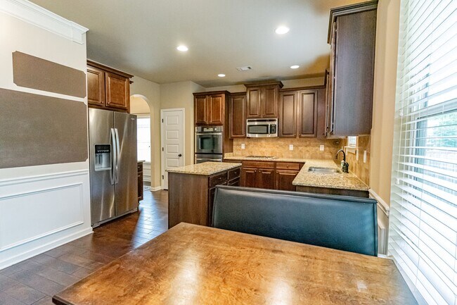 Building Photo - 274 Oak Branch Dr
