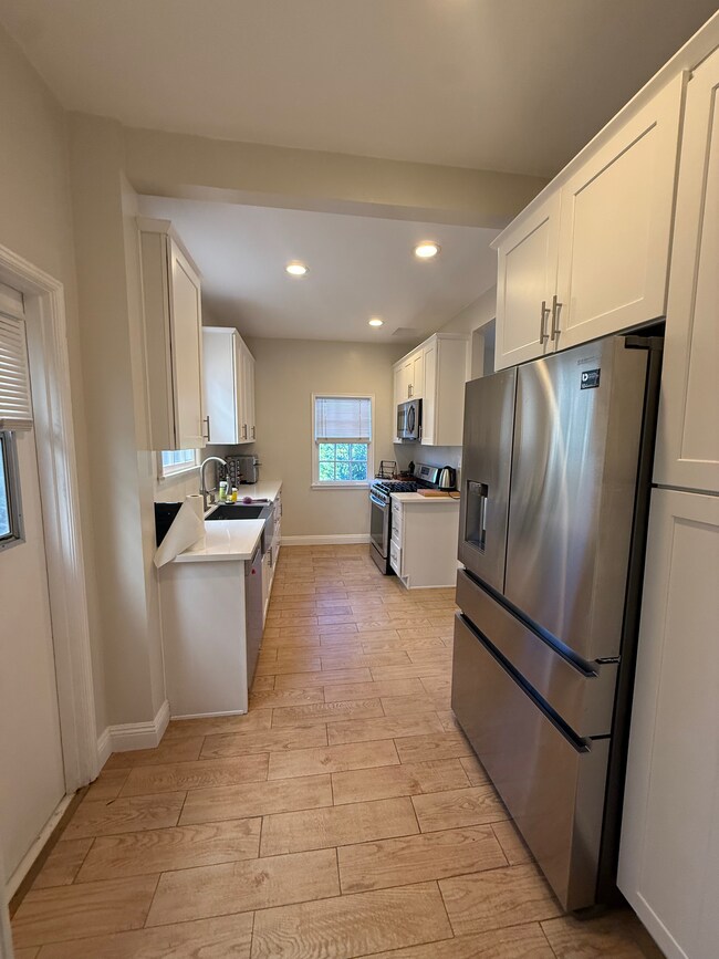 Foto del edificio - 439 S Sherbourne Dr