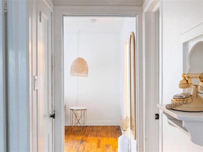 Foto del edificio - 1028 E 43rd St