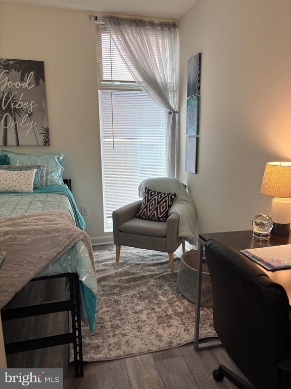 Building Photo - 1000 Diamond St