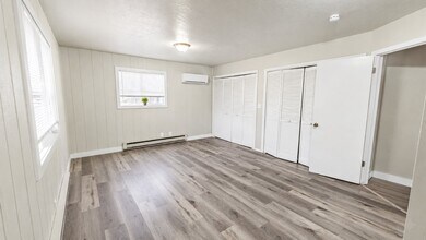 Building Photo - 45 W 1600 N