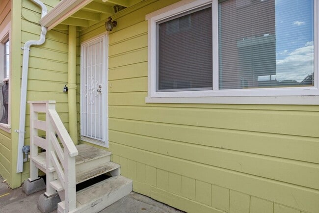 Building Photo - 210 N Delaware St