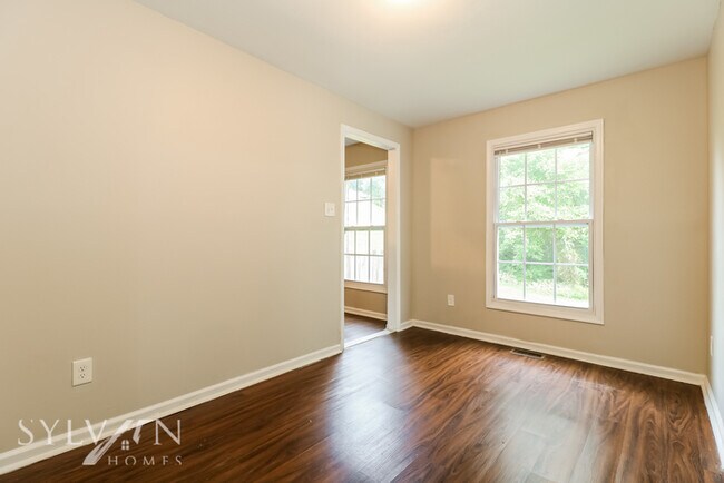 Building Photo - Experience the Lifestyle awaiting you!