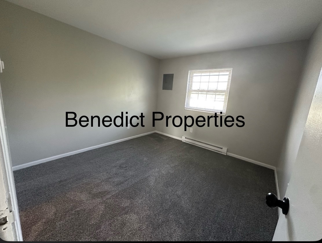 Building Photo - CedarCliff