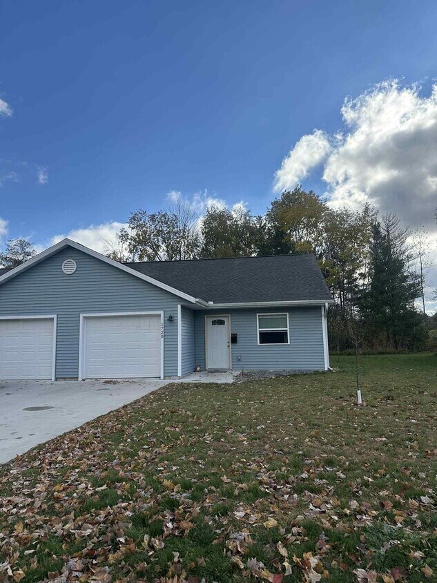 Foto principal - 2 Bedroom Duplex