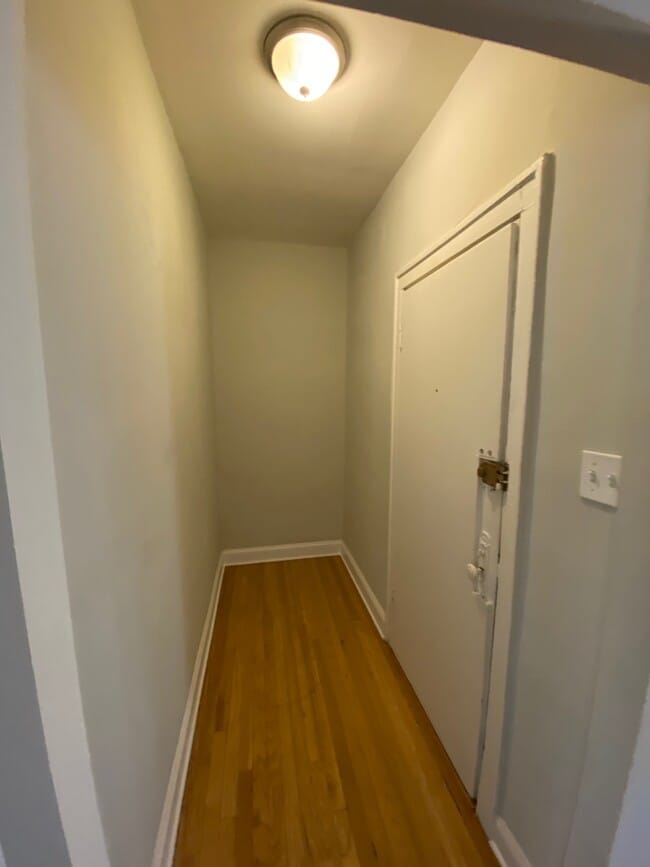 Building Photo - 732 Reba Pl