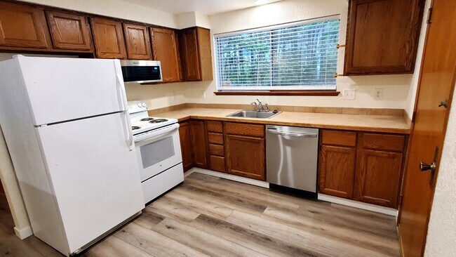 Foto del edificio - 821 Kaiser Rd NW