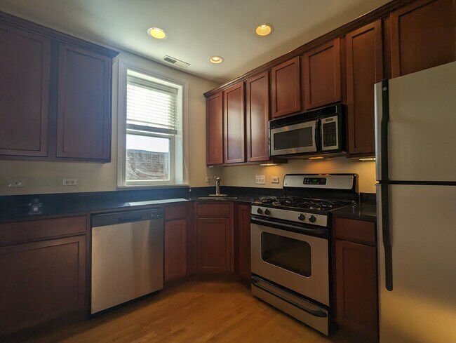 Building Photo - 3240 N Clifton Ave