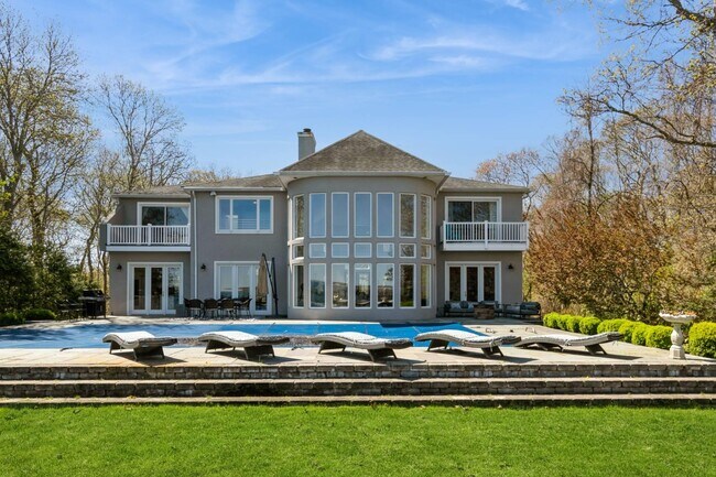 Foto del edificio - 48 Red Cedar Point Rd