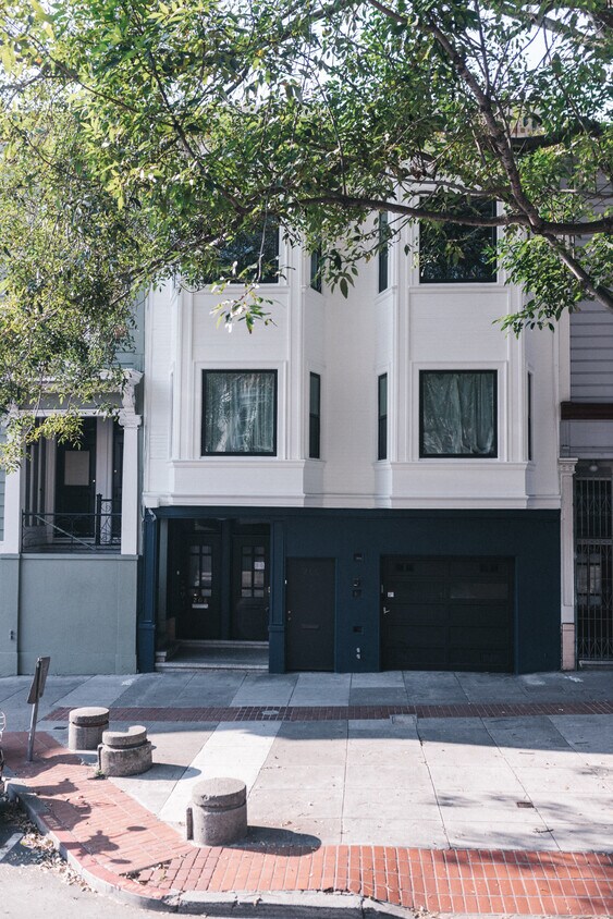 Primary Photo - 206 Noe St