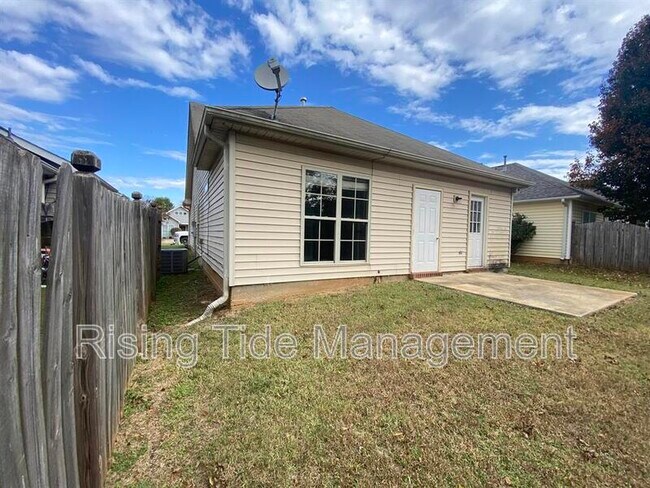 Building Photo - 173 Creekstone Tr