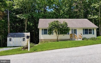 Building Photo - 8433 Sailboat Ln