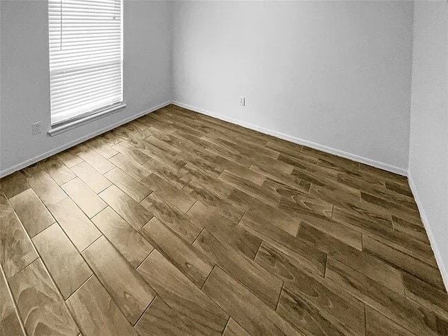 Building Photo - 10217 S Hillcrest Dr