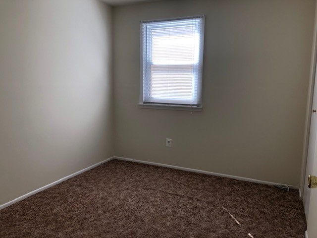 Building Photo - Three bedroom apt duplex - 19152