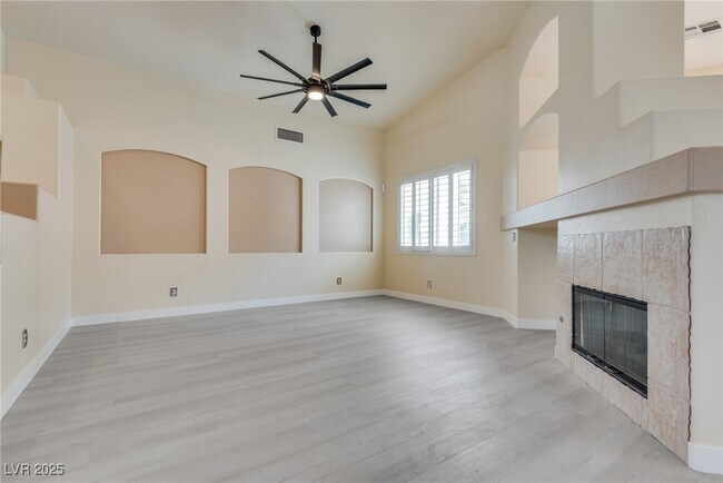 Building Photo - 1340 Rolling Sunset St