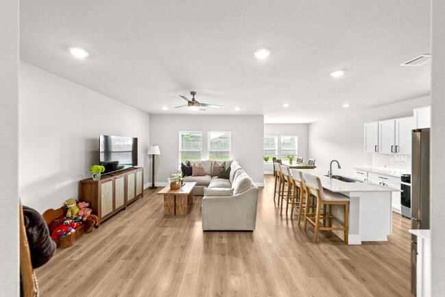 Foto del edificio - Where Everyday Living Feels Effortless and Every Space Feels Like Home