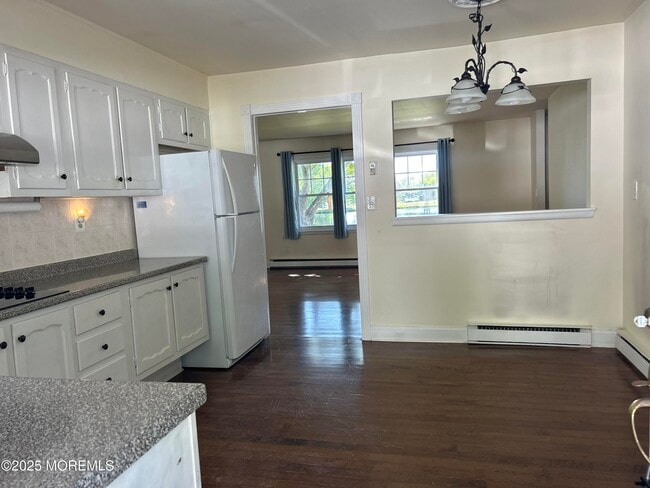 Foto del edificio - 246B Jefferson Ct