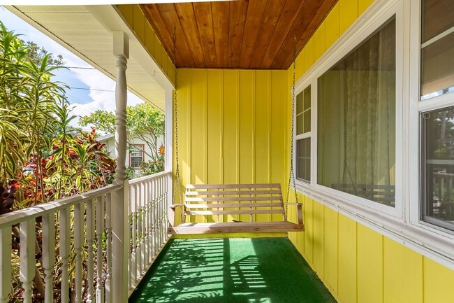Foto del edificio - Spacious, Pet Friendly, 2 Bed Home with La...