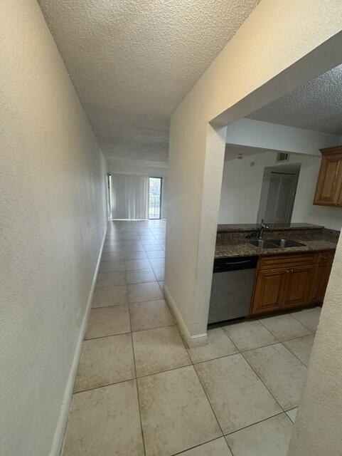 Foto del edificio - 1495 Lake Crystal Dr