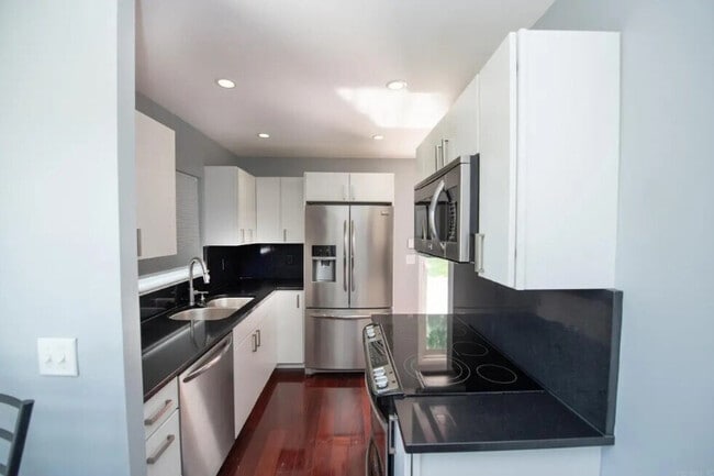 Building Photo - 1214 Columbia Street - Newly Remodeled