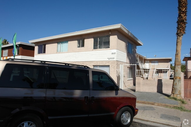 Building Photo - 2117 Sunrise Ave