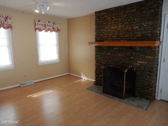 Building Photo - 3 br, 2 bath House - 3171 Dewey Drive