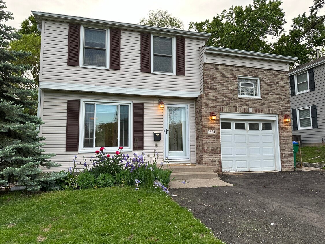 Foto principal - 3834 France Ave S
