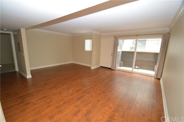 Building Photo - 355 N Maple St