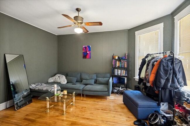 Building Photo - 5128 W Henderson St