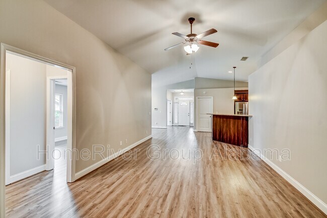 Foto del edificio - 6750 Ridgecrest Cir