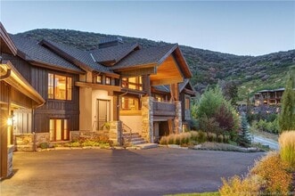 Building Photo - 5440 Cove Hollow Ln