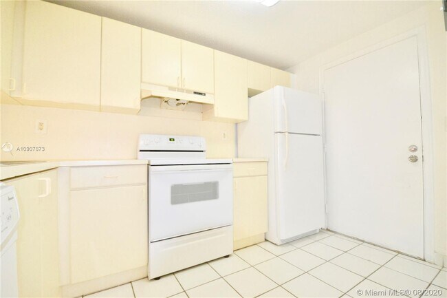 Foto del edificio - 9952 N Kendall Dr