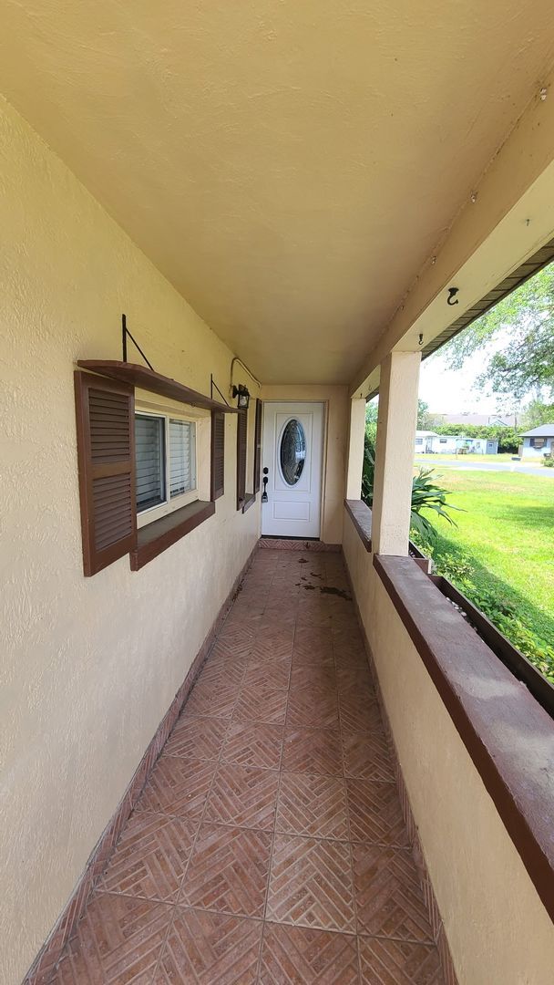 Building Photo - Charming 3 Bedroom 1 Bath Home with Spacious Yard ~ No HOA