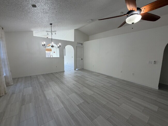 Foto del edificio - Updated 3-Bedroom Home for Rent – West Jacksonville