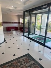 Building Photo - 4 Chelsea Pl