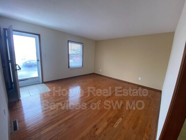 Building Photo - 3205 S Kimbrough Ave
