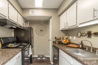 Kitchen - 2400 Briarwest Apartments