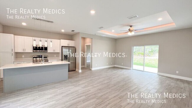 Building Photo - 256 Gladiola Ct