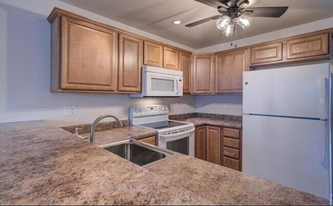 Foto del edificio - 6829 Overland Dr