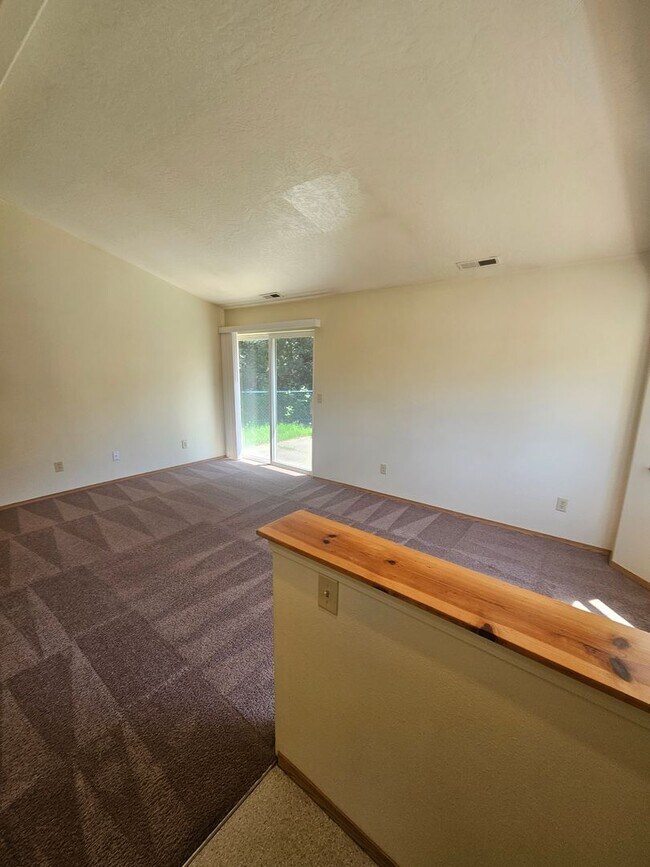 Foto del edificio - 3 Bedroom Home Near Schools!
