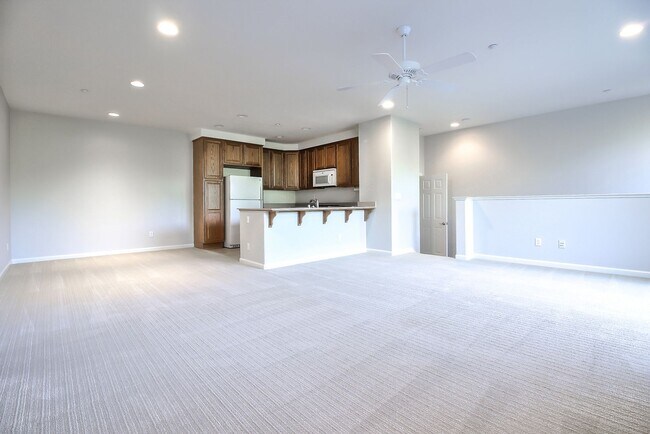 Foto del edificio - Modern 3 Bedroom 3 Bathroom Townhouse