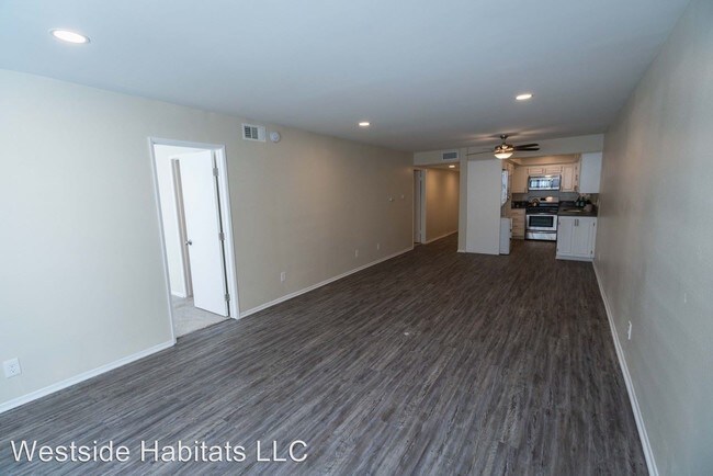 Building Photo - 5505 Zelzah Ave