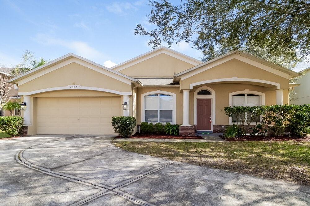 Primary Photo - 1320 Falconwood Ct
